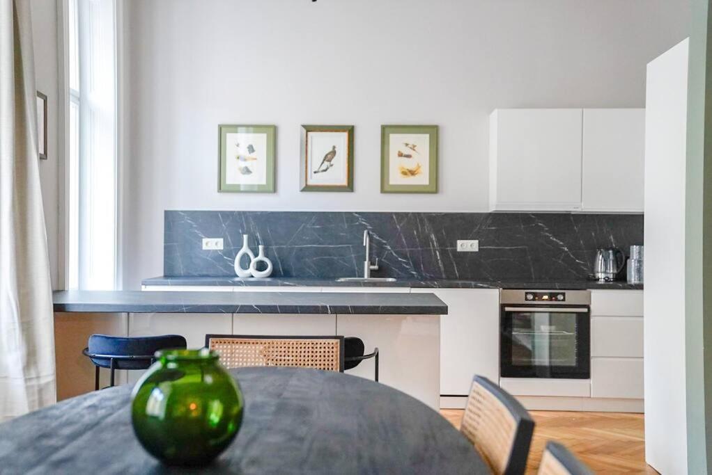 Boutique Suite Near Museum District Wien Eksteriør bilde