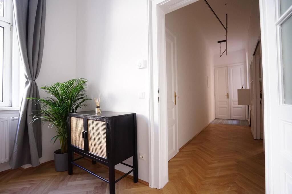 Boutique Suite Near Museum District Wien Eksteriør bilde